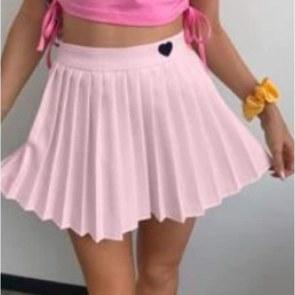 Pleated baby pink skirt